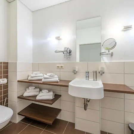 Fischadler - Mit Terrasse, Kamin, Bootsverleih & Seezugang Apartment Jabel