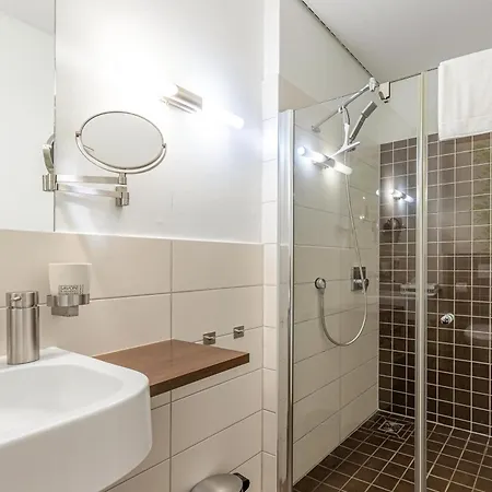 Apartment Fischadler - Mit Terrasse, Kamin, Bootsverleih & Seezugang Jabel