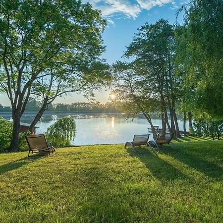 Fischadler - Mit Terrasse, Kamin, Bootsverleih & Seezugang Jabel