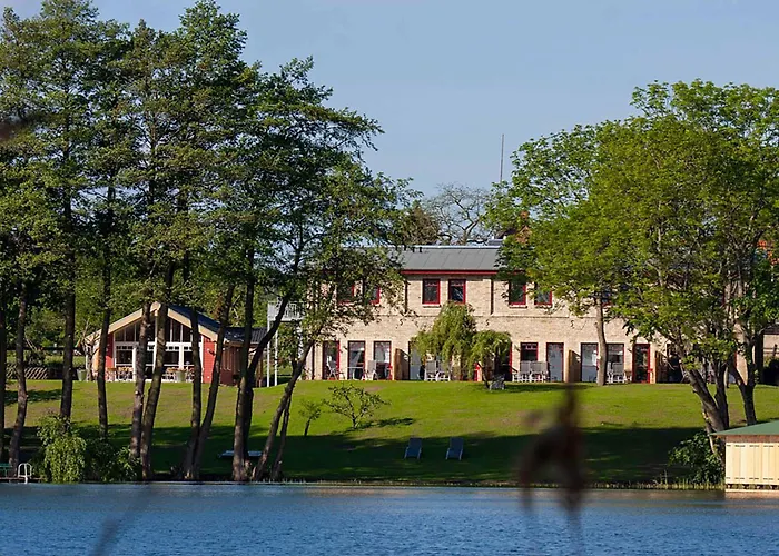 Fischadler - Mit Terrasse, Kamin, Bootsverleih & Seezugang Jabel